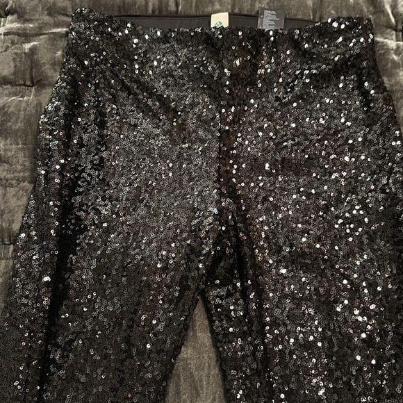 H&M sequin pants - Picture 3 of 4